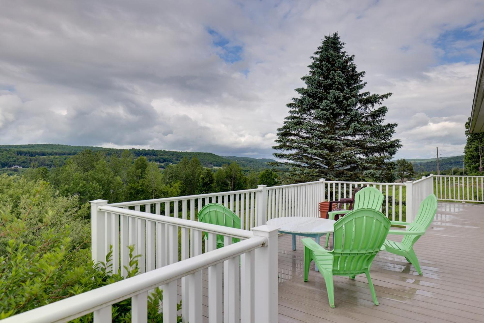 Lawrenceville Apartment With Deck Near Gaming Lands! Exterior photo