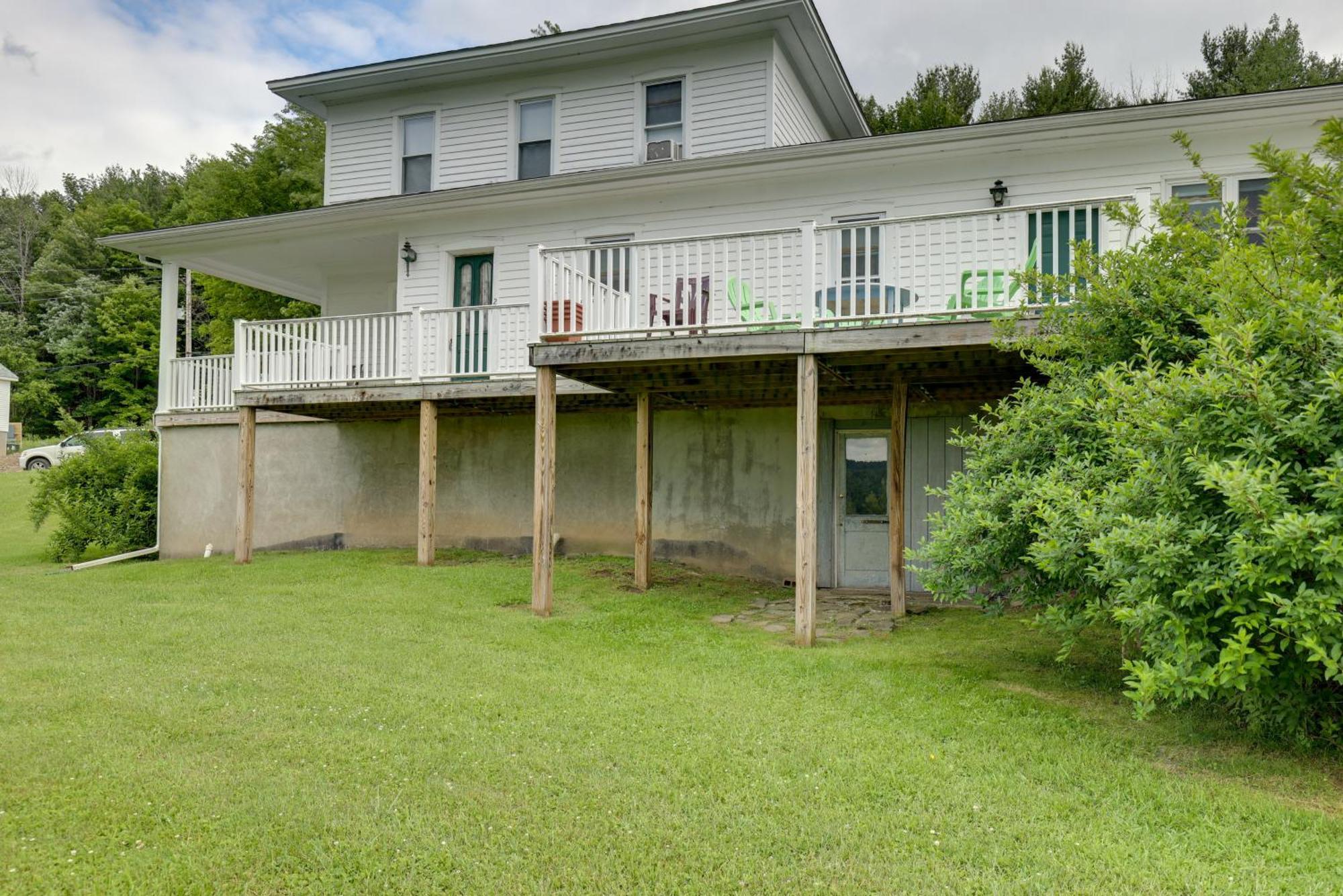 Lawrenceville Apartment With Deck Near Gaming Lands! Exterior photo