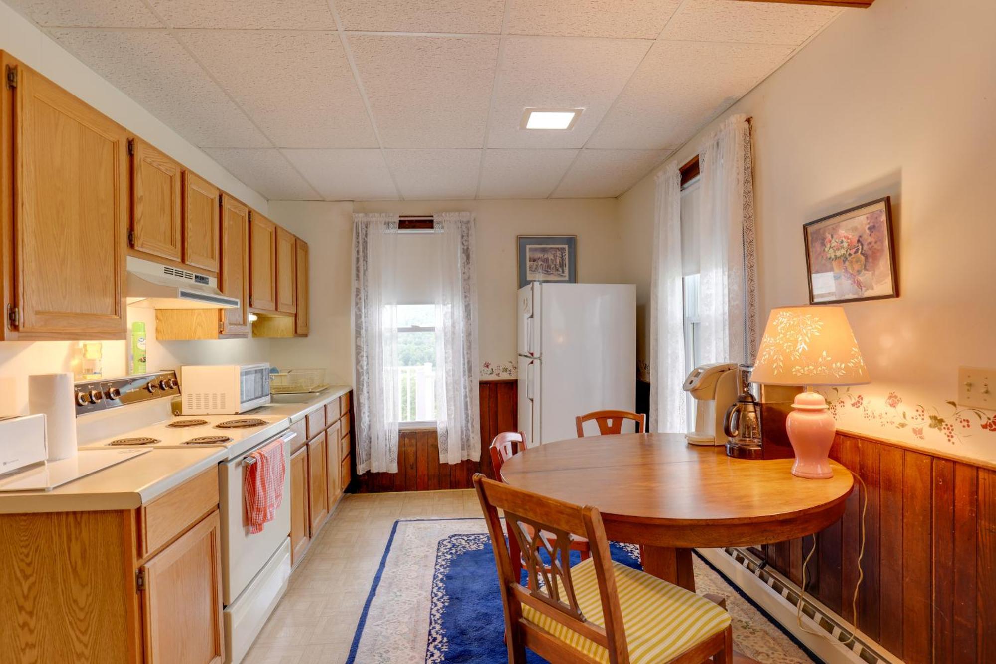 Lawrenceville Apartment With Deck Near Gaming Lands! Exterior photo