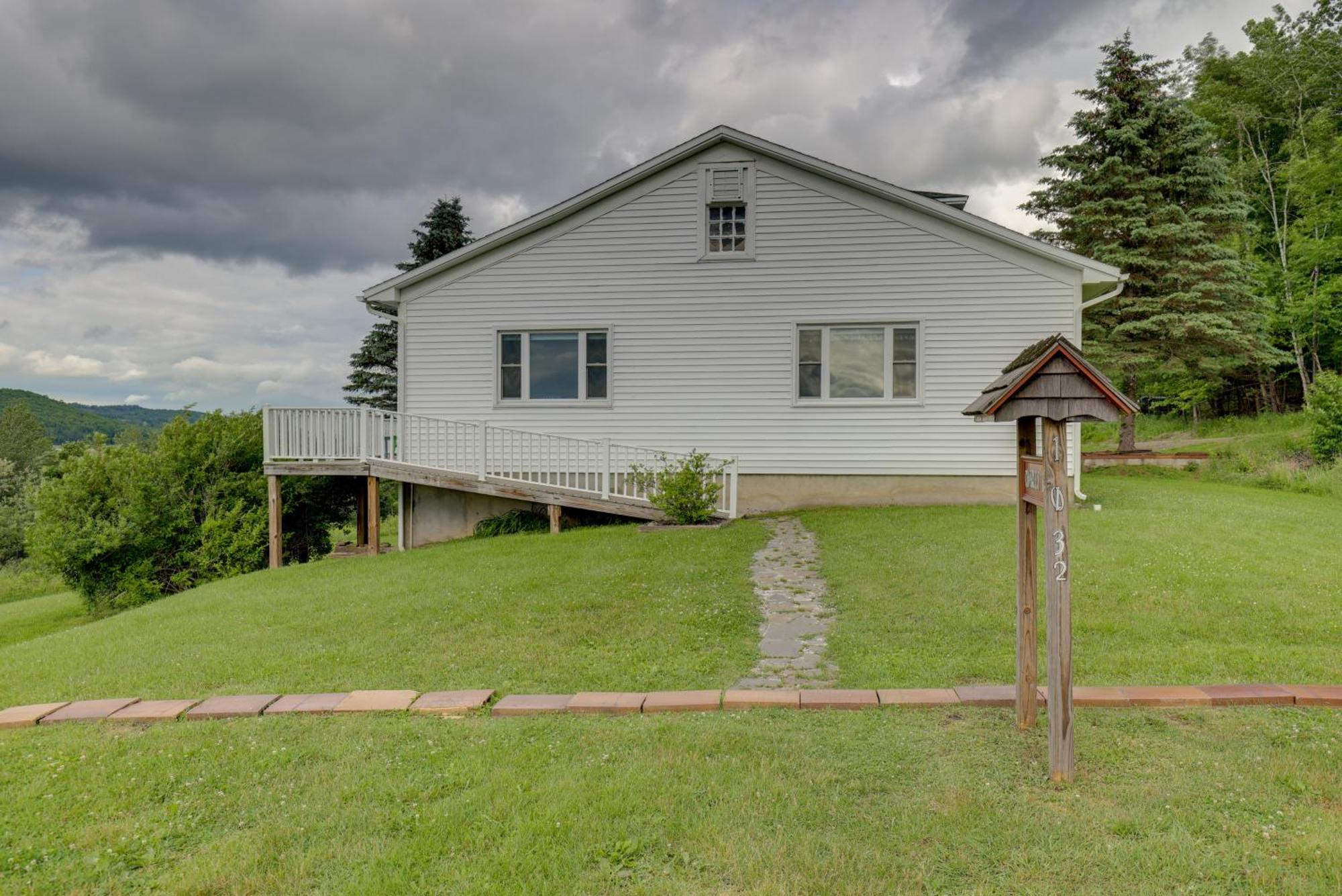 Lawrenceville Apartment With Deck Near Gaming Lands! Exterior photo