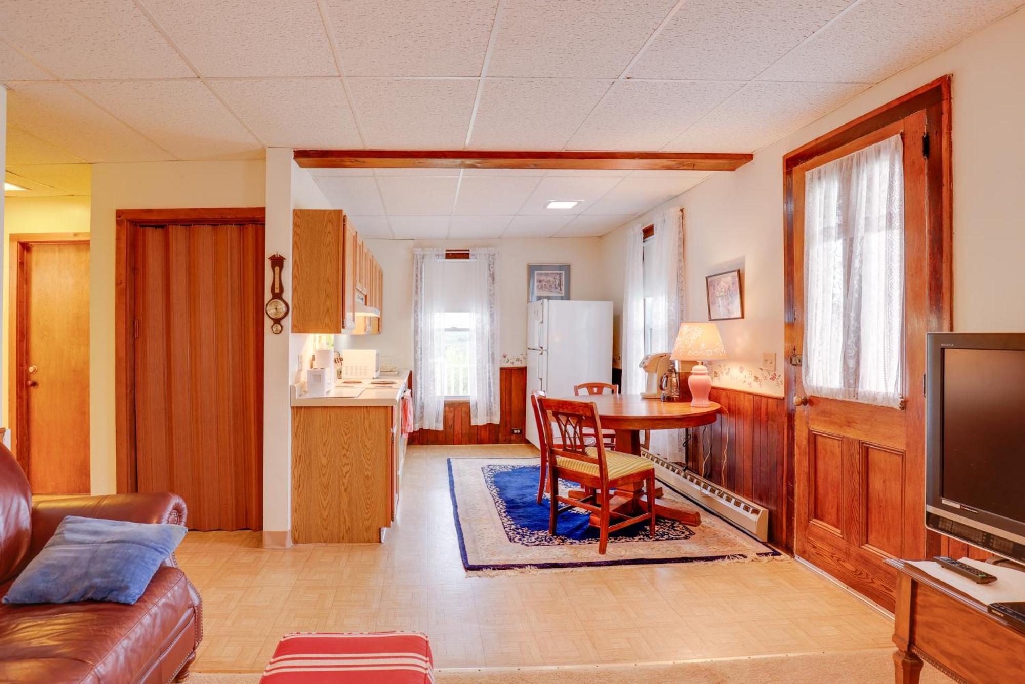 Lawrenceville Apartment With Deck Near Gaming Lands! Exterior photo